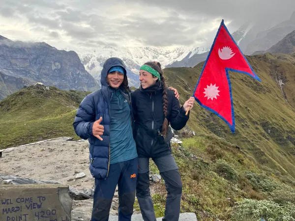 Female-trekking-in-nepal