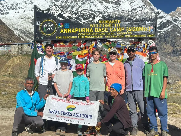 trekking-in-nepal-with-kids