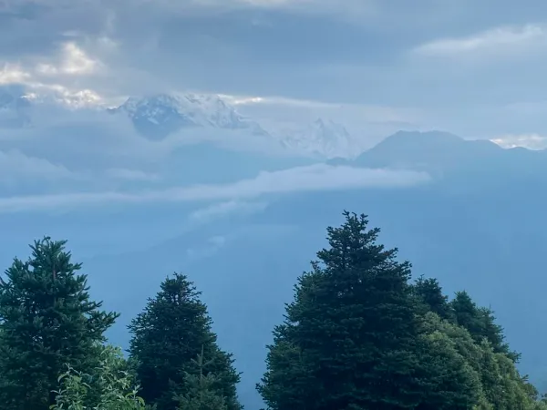 trekking-in-nepal-during-july