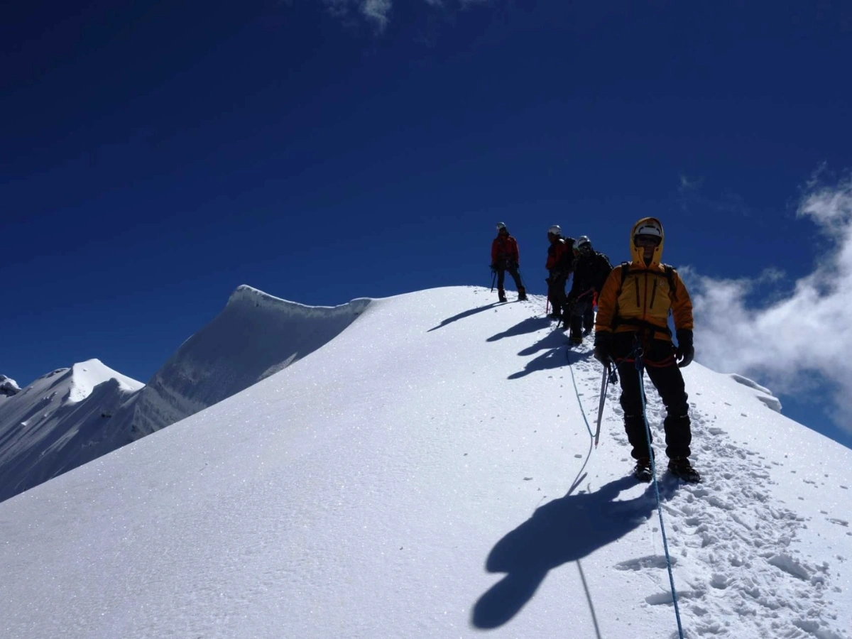 Pisang Peak Climbing