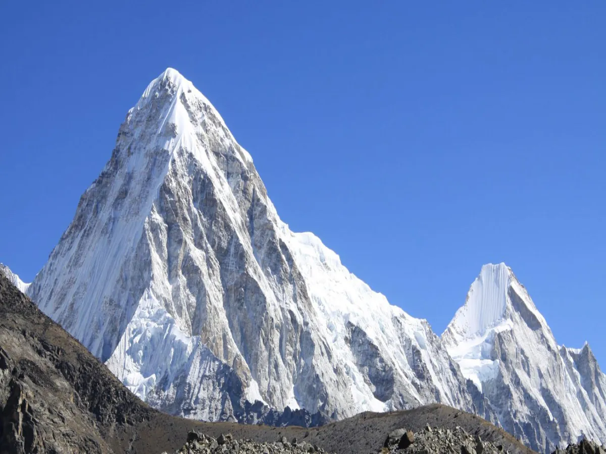 Pumori Expedition (7,145m)