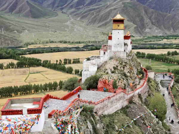 Yumbulakhang The Oldest Building In Tibet