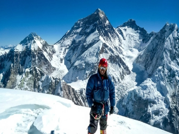 Pumori Expedition (7,145m)